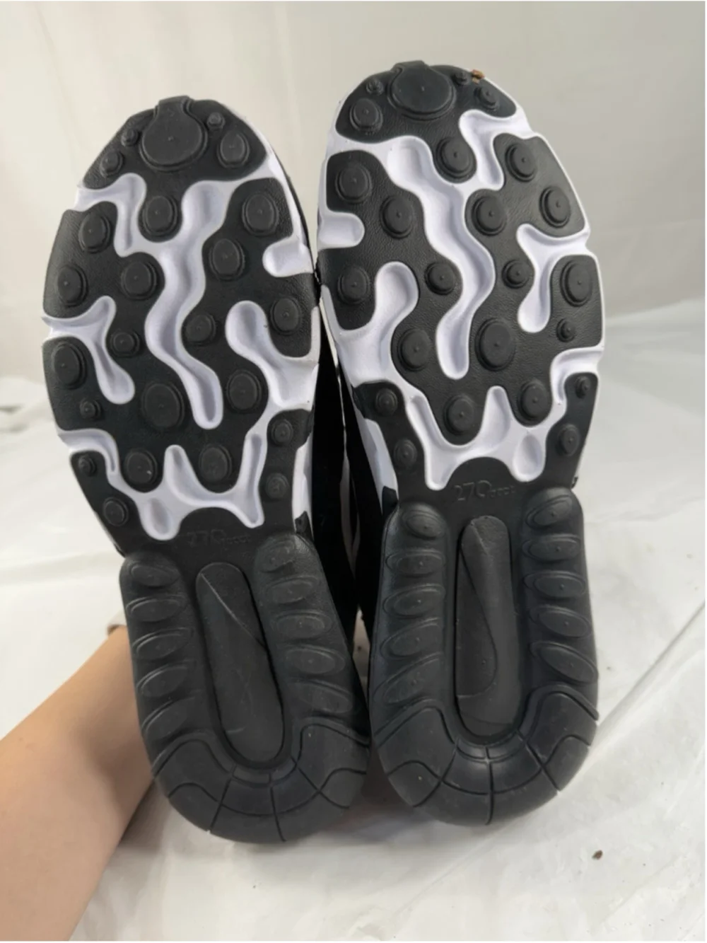 Nike Men's Air Max 270 React Training Shoes Size 7.5 US Black/White AO4971-004